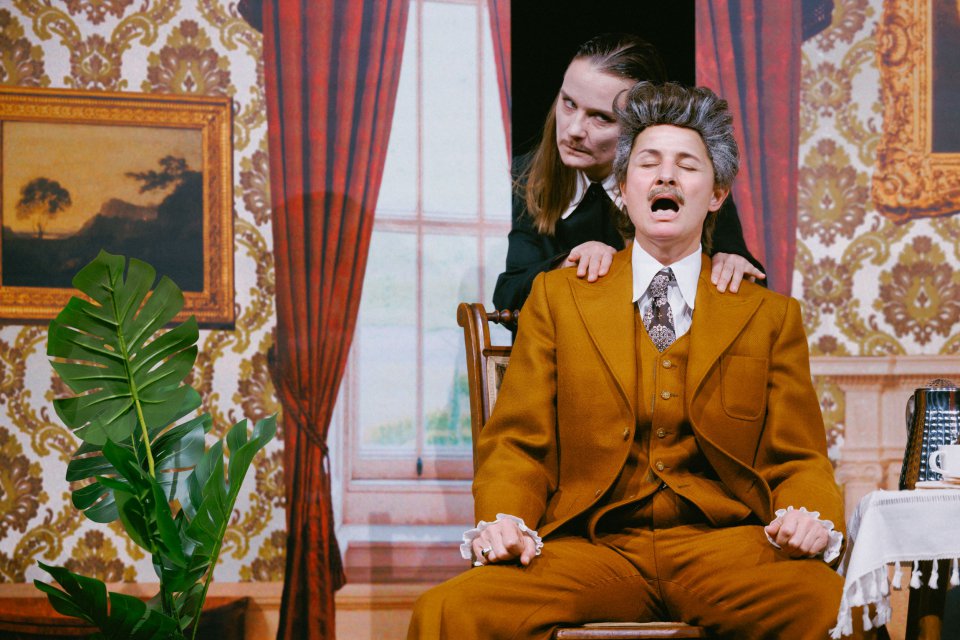 Charlotte Krenz, Doris Hindinger