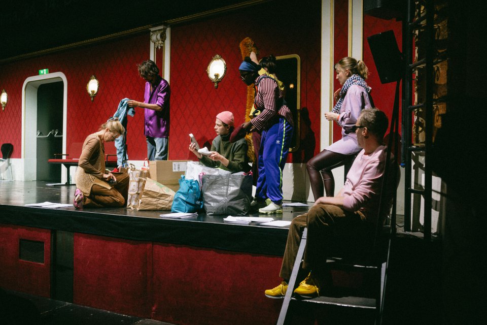 Johanna Wokalek, Bernardo Arias Porras, Vinzenz Sommer, Nancy Mensah-Offei, Aleksandra Ćorović, Karoline Reinke, Günther Wiederschwinger