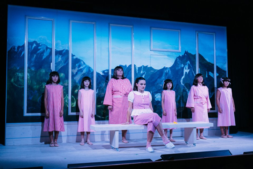 Adrian Bergström, Christa Schmid, Wilhelmina Waller, Aleksandra Ćorović, Lara Jovanovic, Zoa Malic, Martina Knopp