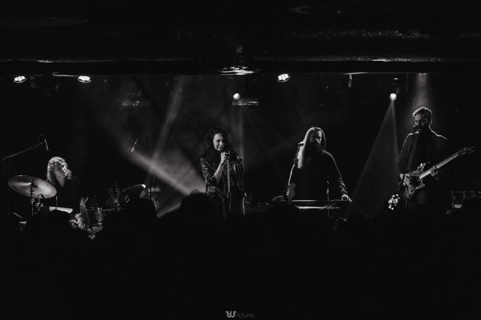 Michelle Gurevich mit Band